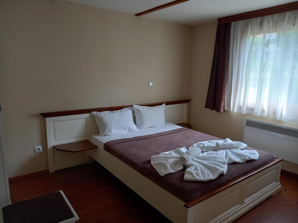 Guest House Raffe Добринище Екстериор снимка