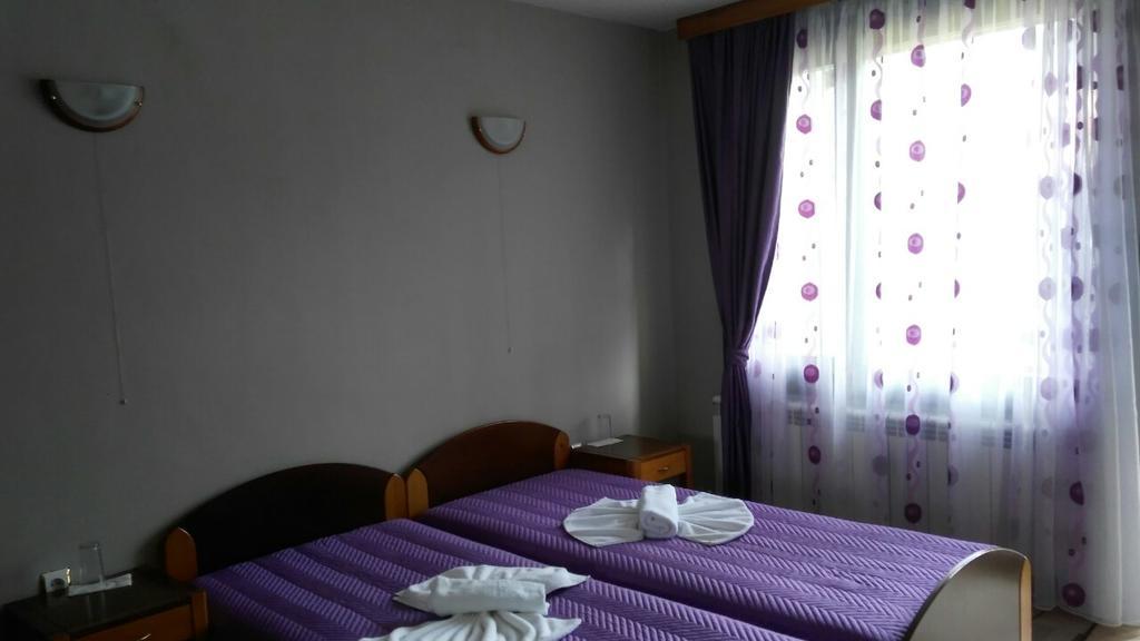 Guest House Raffe Добринище Екстериор снимка