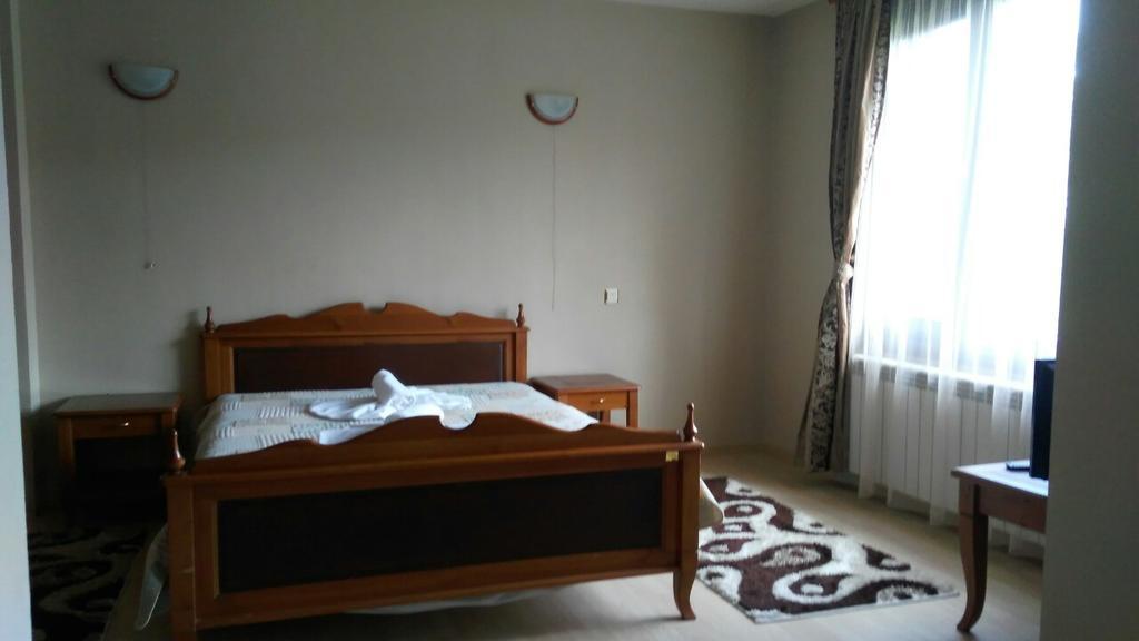 Guest House Raffe Добринище Екстериор снимка