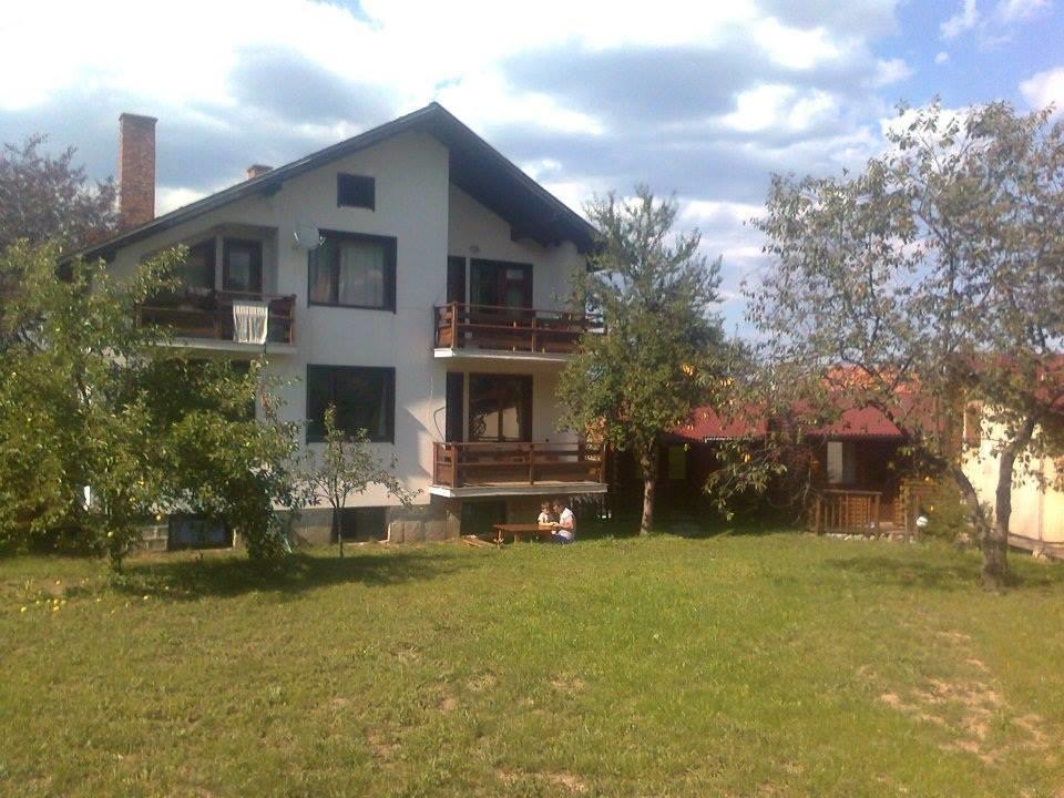 Guest House Raffe Добринище Екстериор снимка