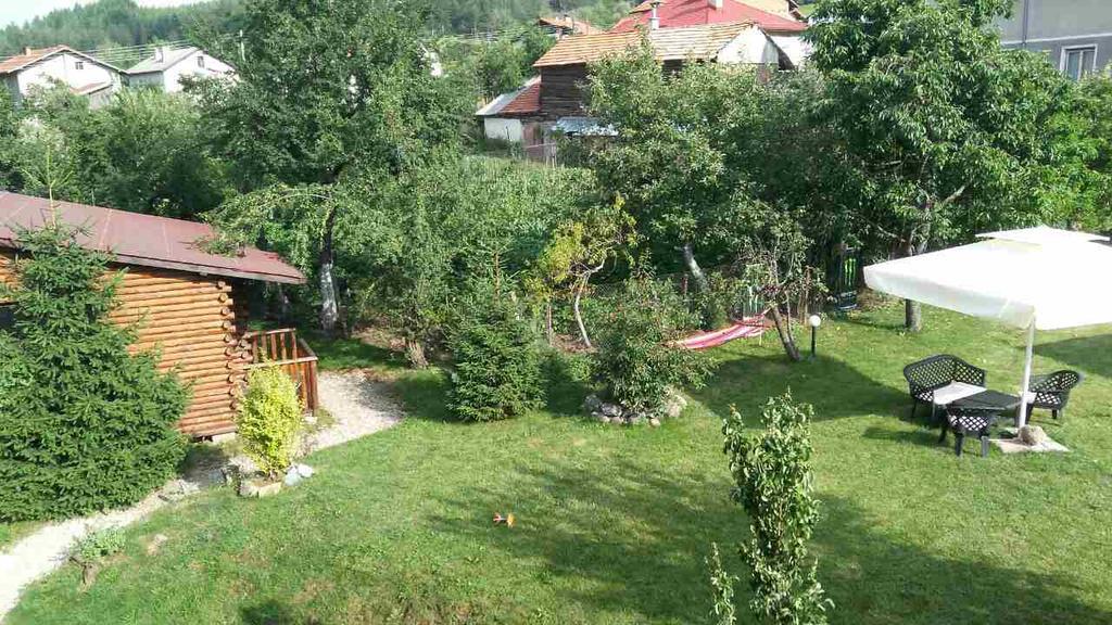 Guest House Raffe Добринище Екстериор снимка